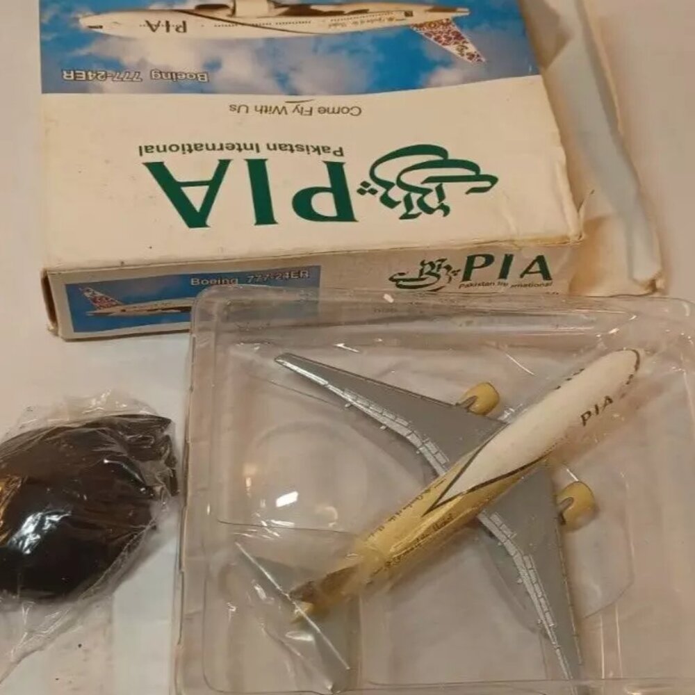 1:600 PIA Boeing B777-24 (ER)-'Garden of the Mughal' - Box Shipping!